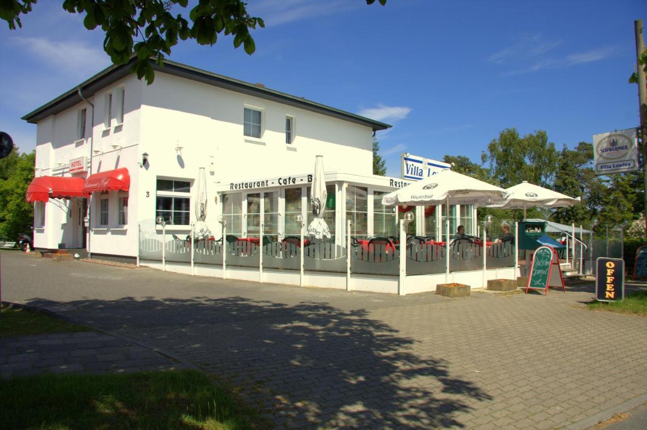 Strandhotel Villa Louisa & Appartementhaeuser Villa Josephine Und Villa Christine Juliusruh Buitenkant foto