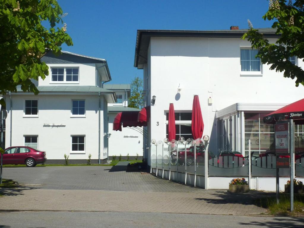 Strandhotel Villa Louisa & Appartementhaeuser Villa Josephine Und Villa Christine Juliusruh Buitenkant foto