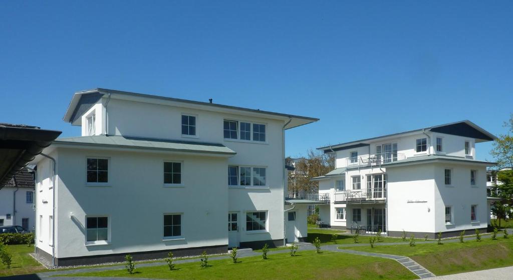 Strandhotel Villa Louisa & Appartementhaeuser Villa Josephine Und Villa Christine Juliusruh Buitenkant foto
